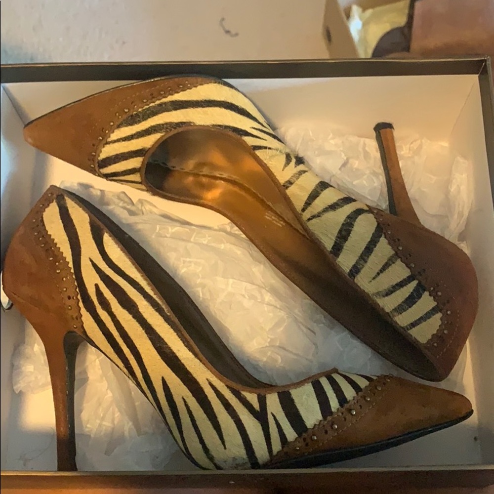 Heels - Picture 3 of 3